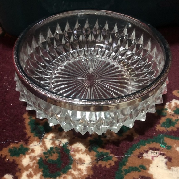 Elegant vintage 1970s  Glass cut Bowl with silver rim. Salad, fruit salad, jello - Picture 2 of 5